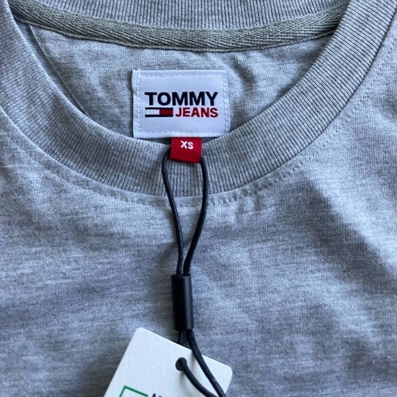 Tommy Hilfiger Short Sleeve Grey Badge Tee XS NWT - Picture 6 of 10